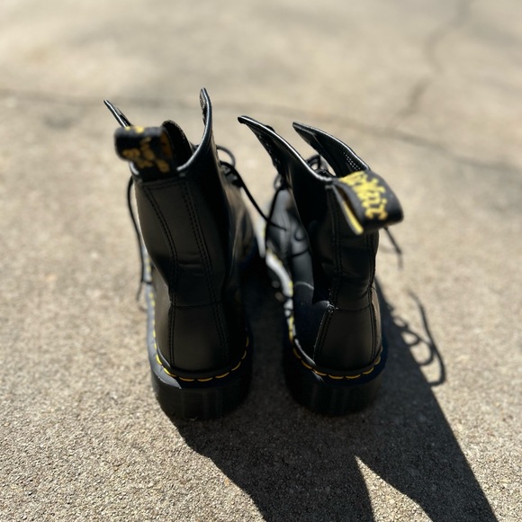 Boots - Picture 5 of 7